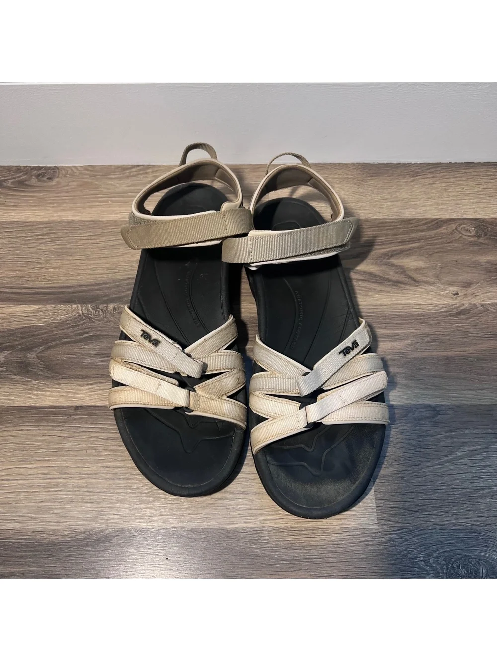 Teva beige strappy sandals women's size 9.5